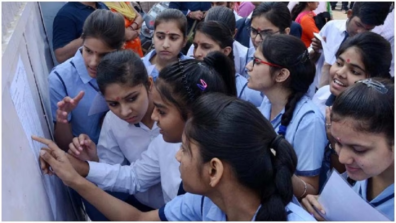 10वीं का रिजल्ट हुआ