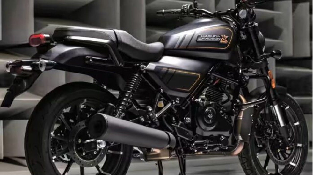 आधी कीमत में मिल