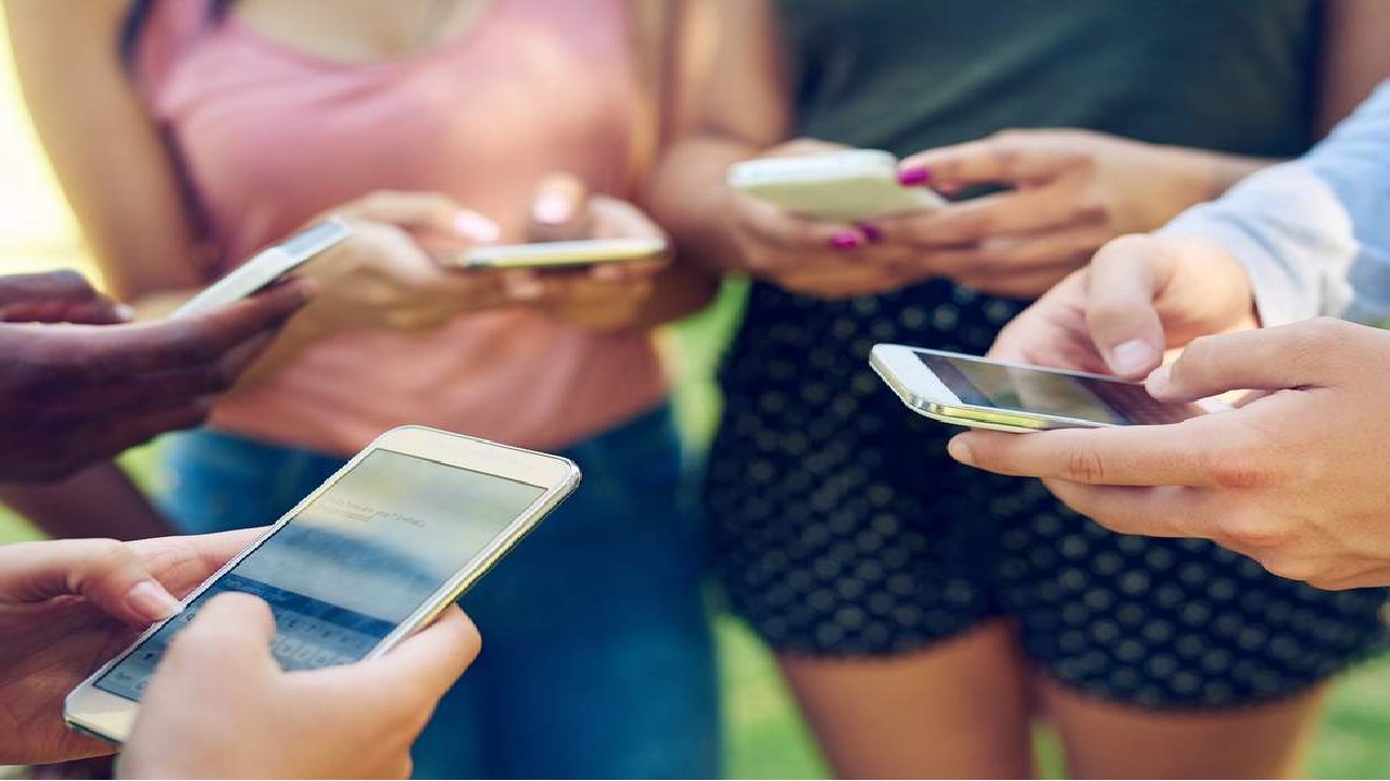 Free एंड्राइड मोबाइल मिलना