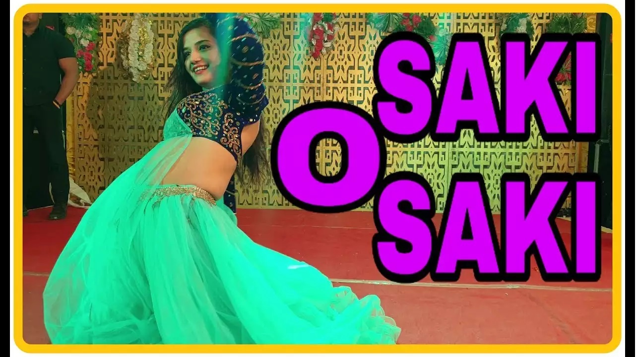 कोमल रंगीली ने नोरा