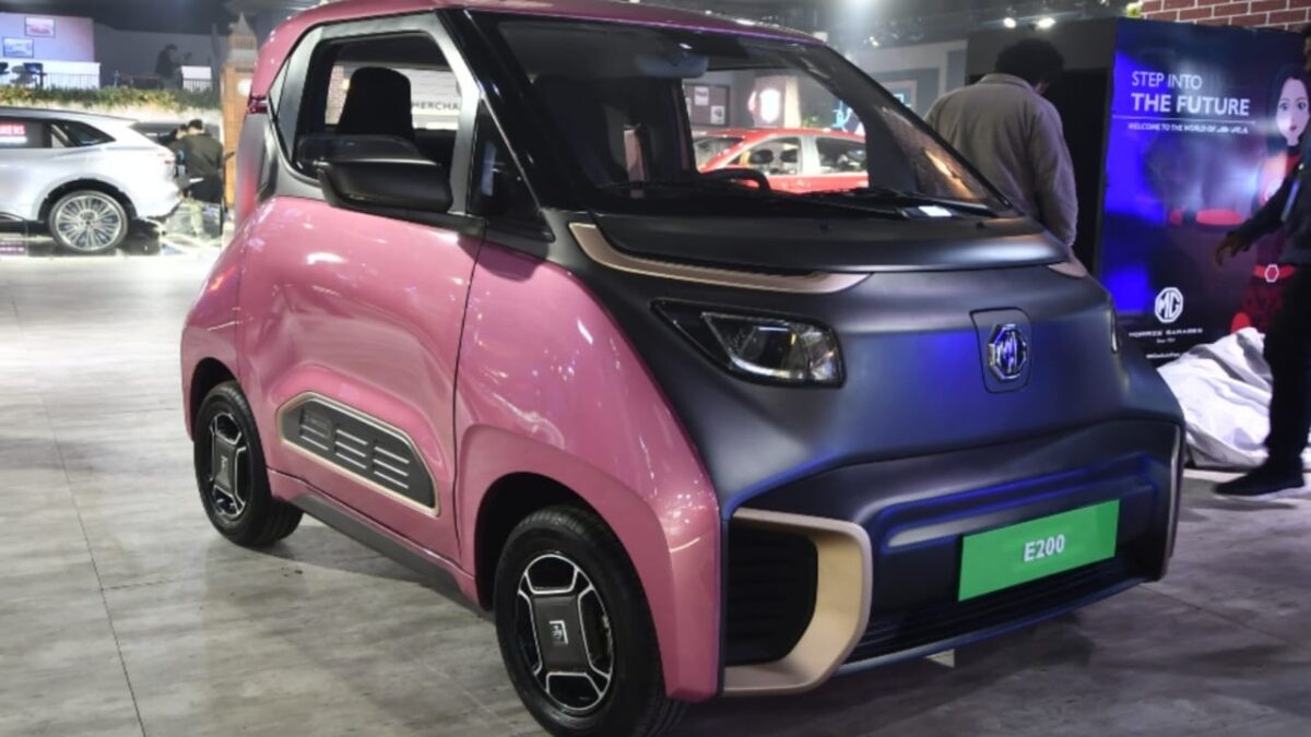 टाटा नैनो को पछाड़ने