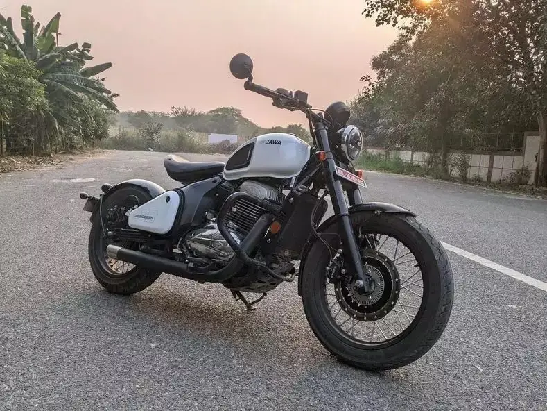 Royal Enfield के छक्के