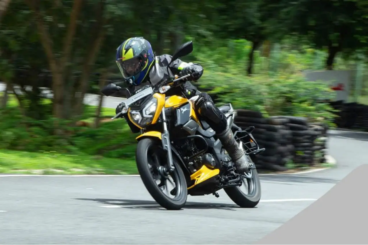 यामाहा की आँखे फड़काने