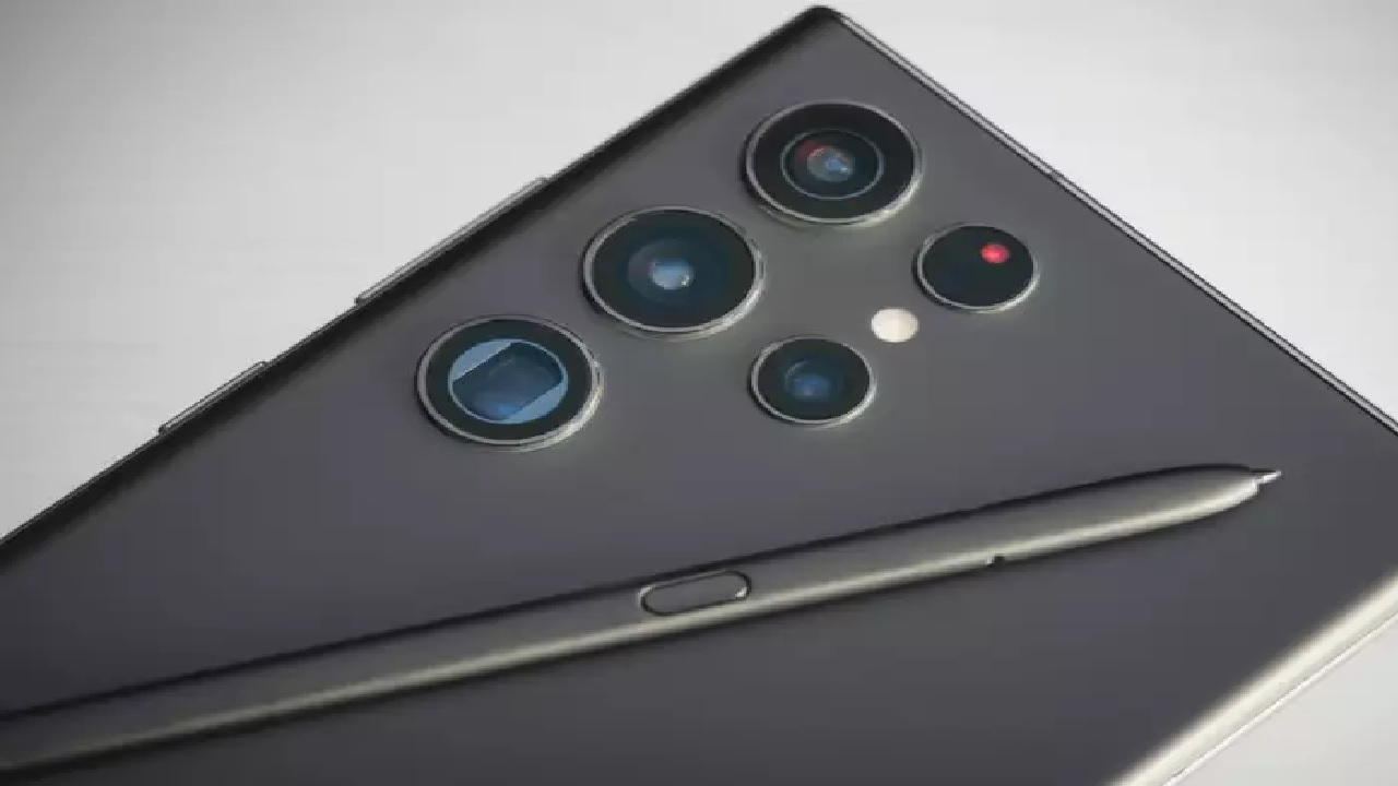 Samsung ने फेंका तुरुप