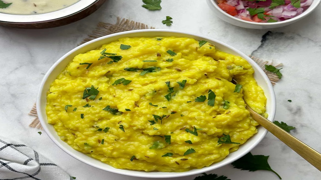 Khichdi Recipe: मूंग की