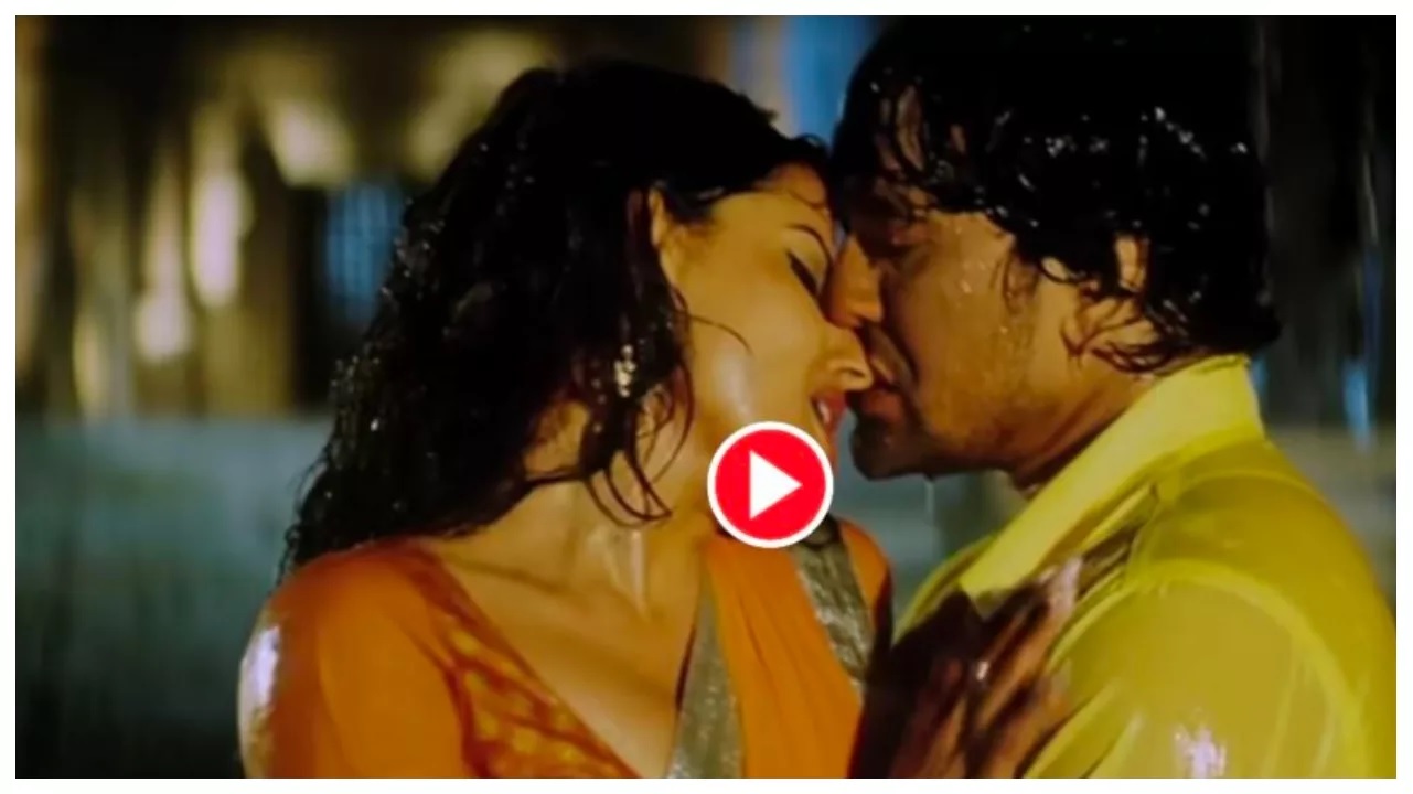 तेज़ बारिश में निरहुआ