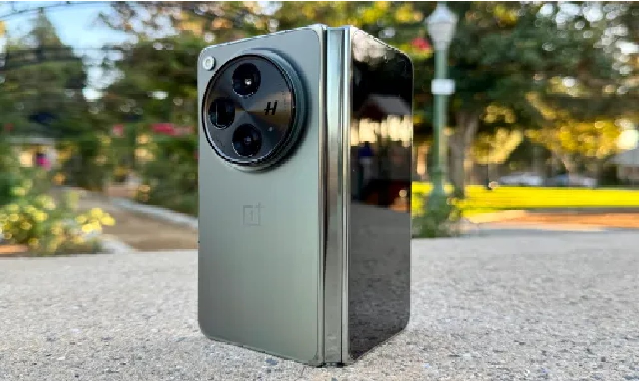 OnePlus Open स्मार्टफोन को