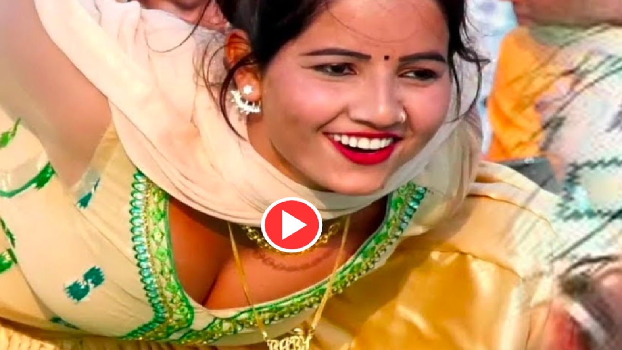 सुनीता बेबी के स्टेज