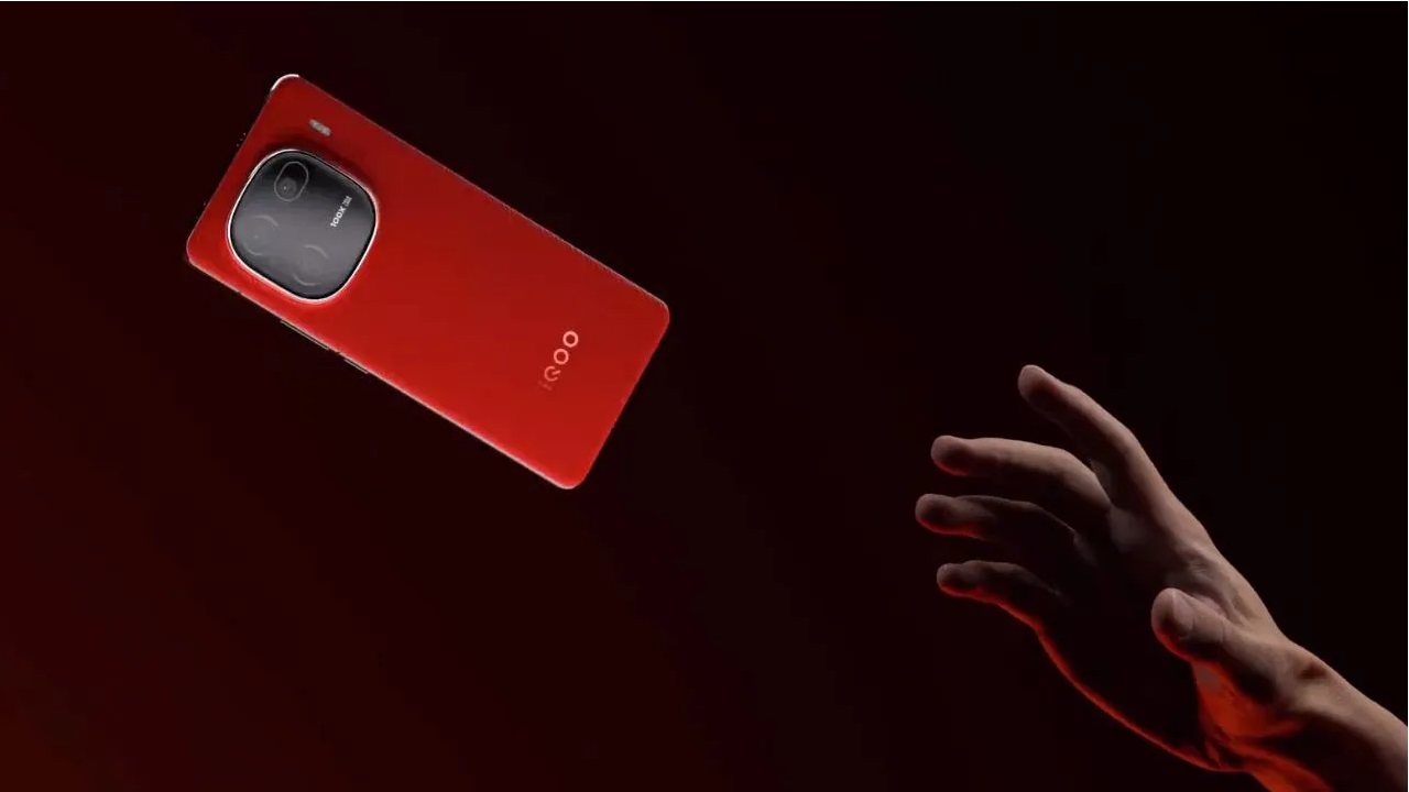 iQOO 12 आएगा Android