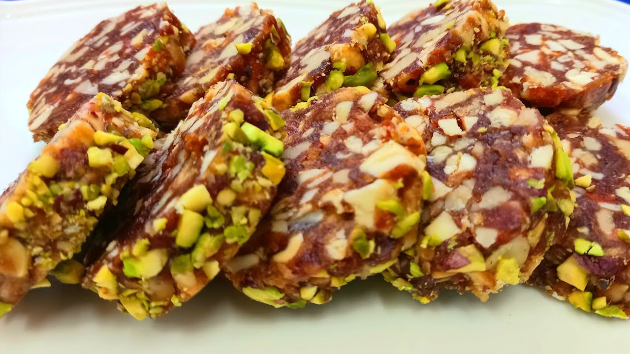 खजूर की बर्फी बनाने