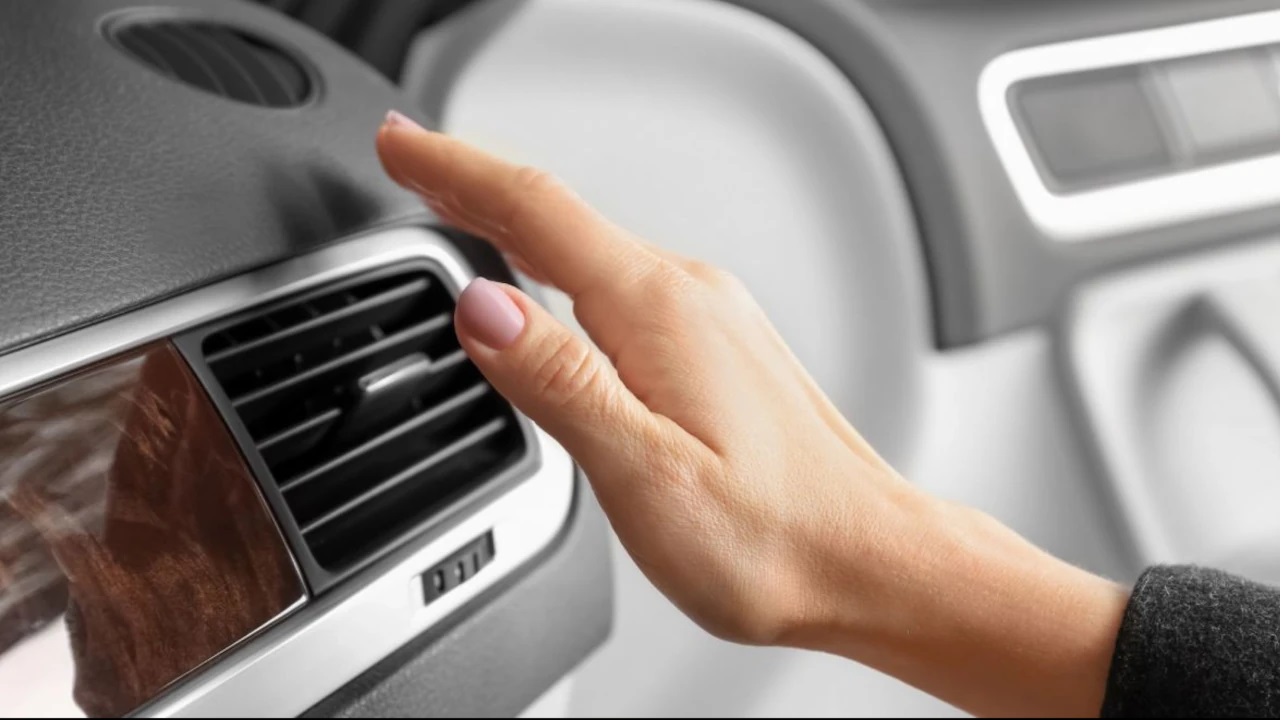 सर्दियों में कार में