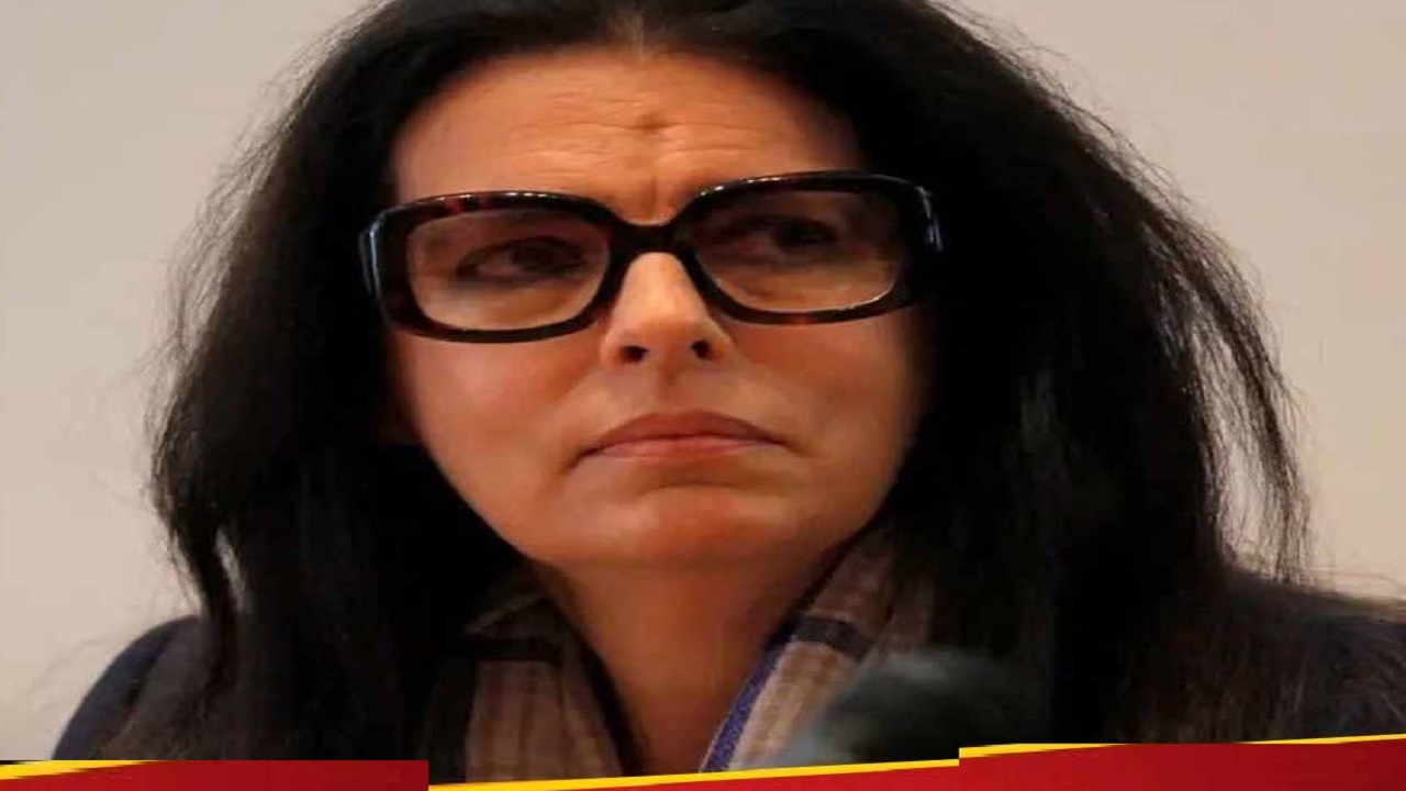 महिला के खाते में