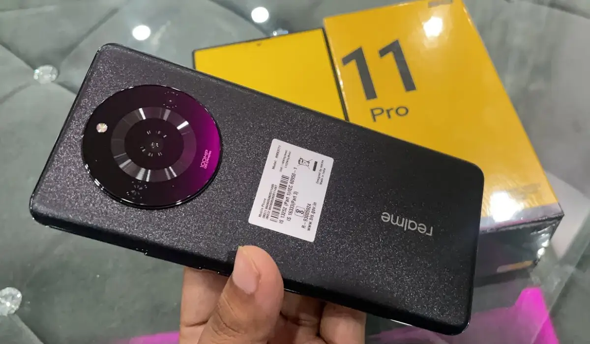 12GB RAM में Realme