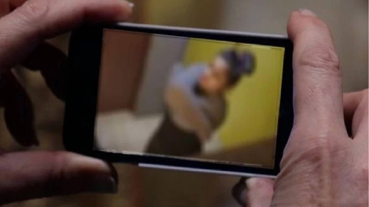 स्मार्टफोन में ना रखें