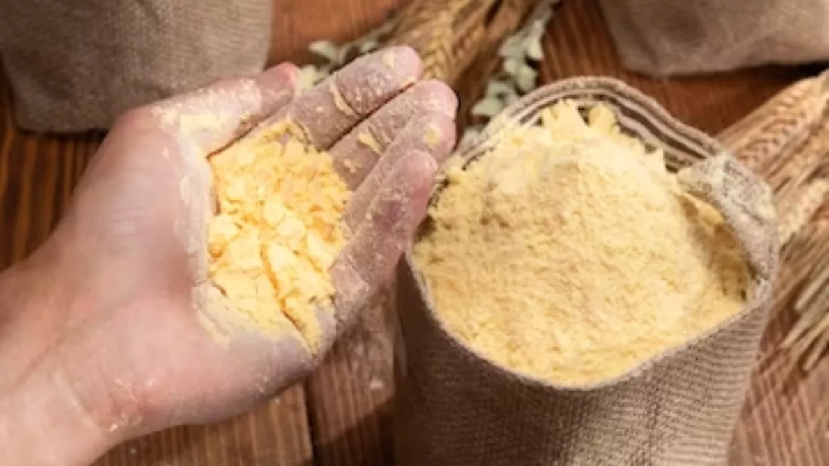 बेसन में ये चीज