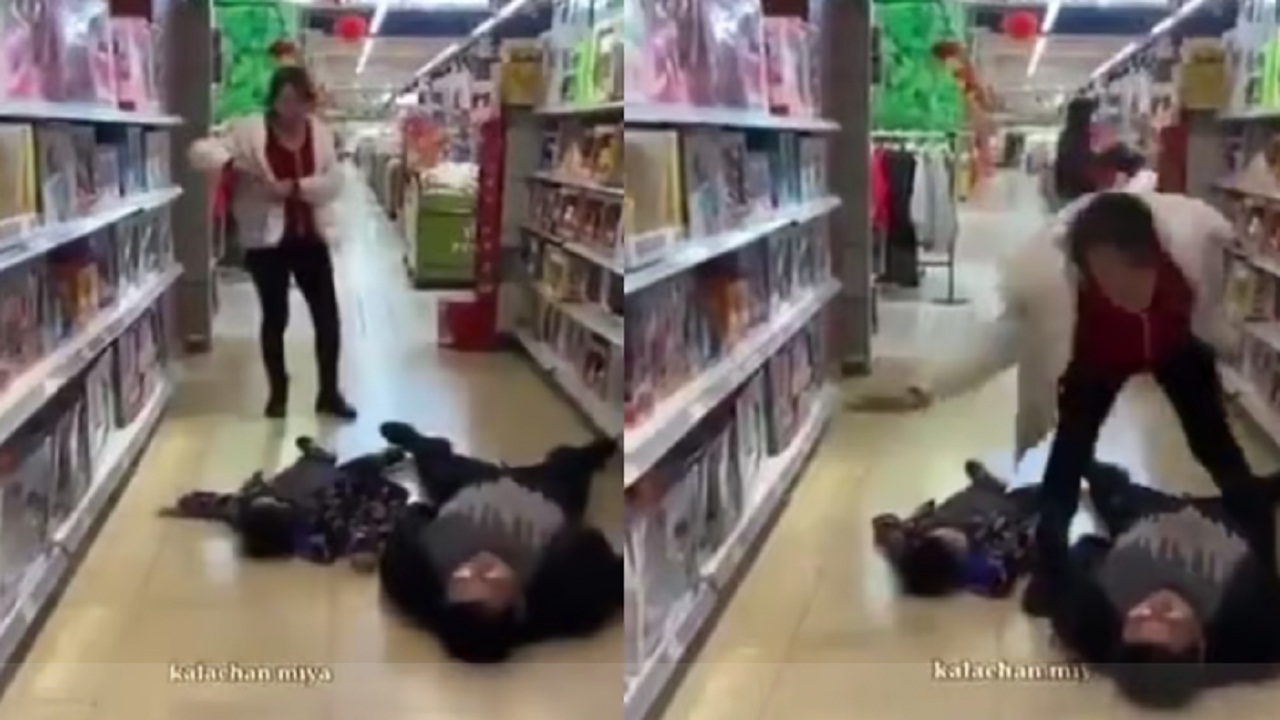 बच्चा कर रहा था