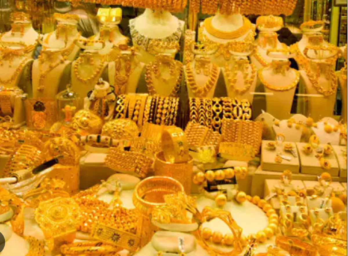 सातवें आसमान पर है