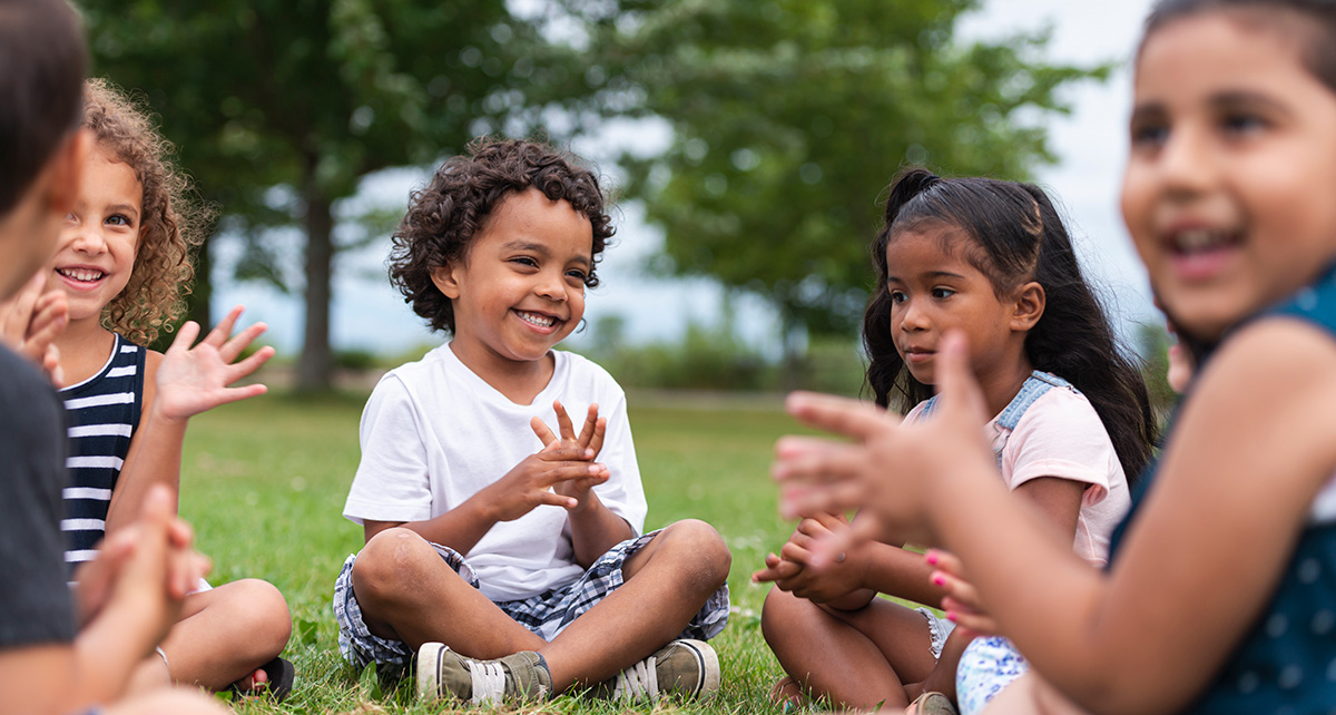 बच्चों को उनके भविष्य