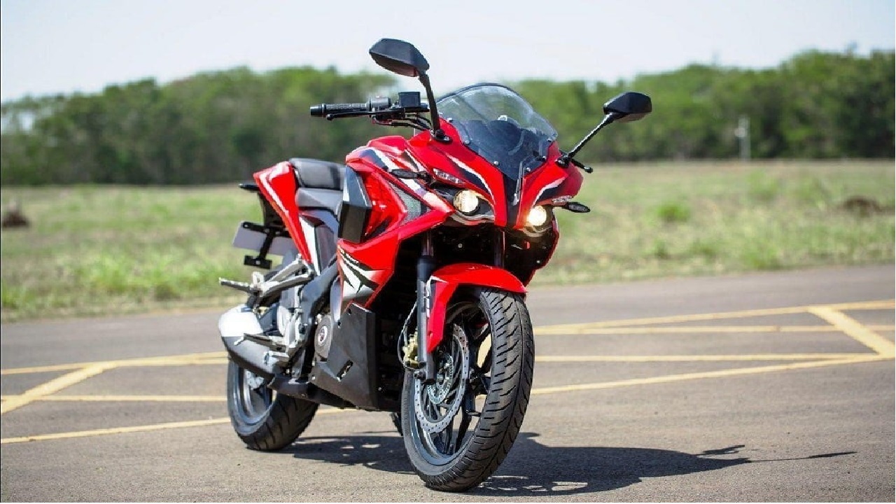 Bajaj Pulsar 200 पर