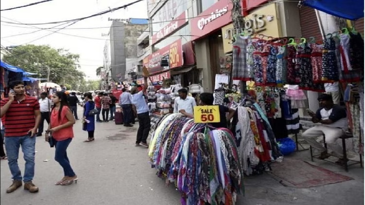 रहते है दिल्ली में