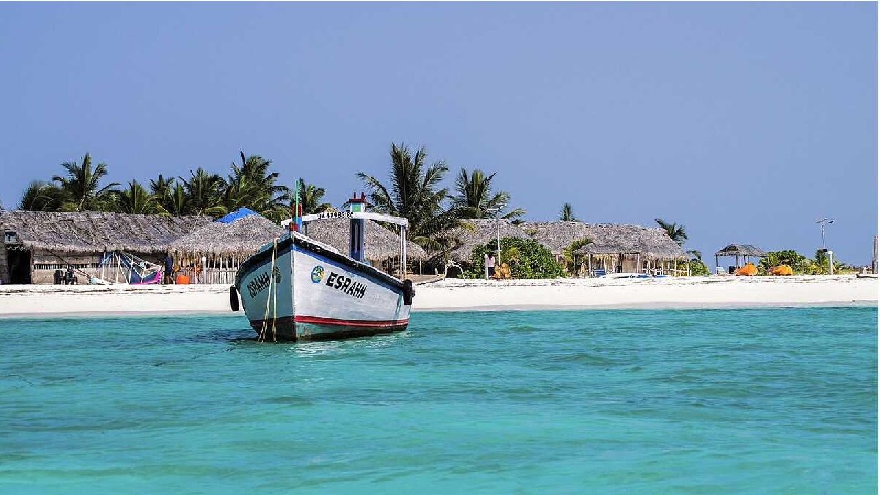 मालदीव से कितना बेहतर