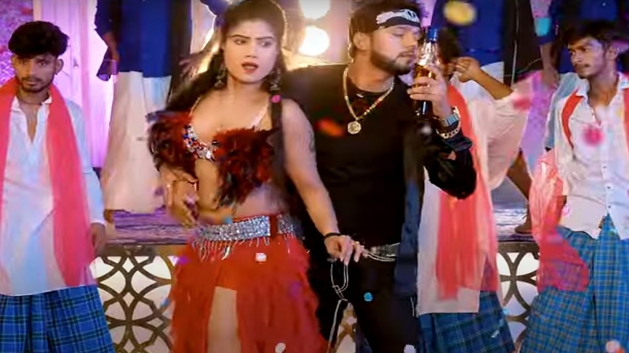 जब गाने के दौरान