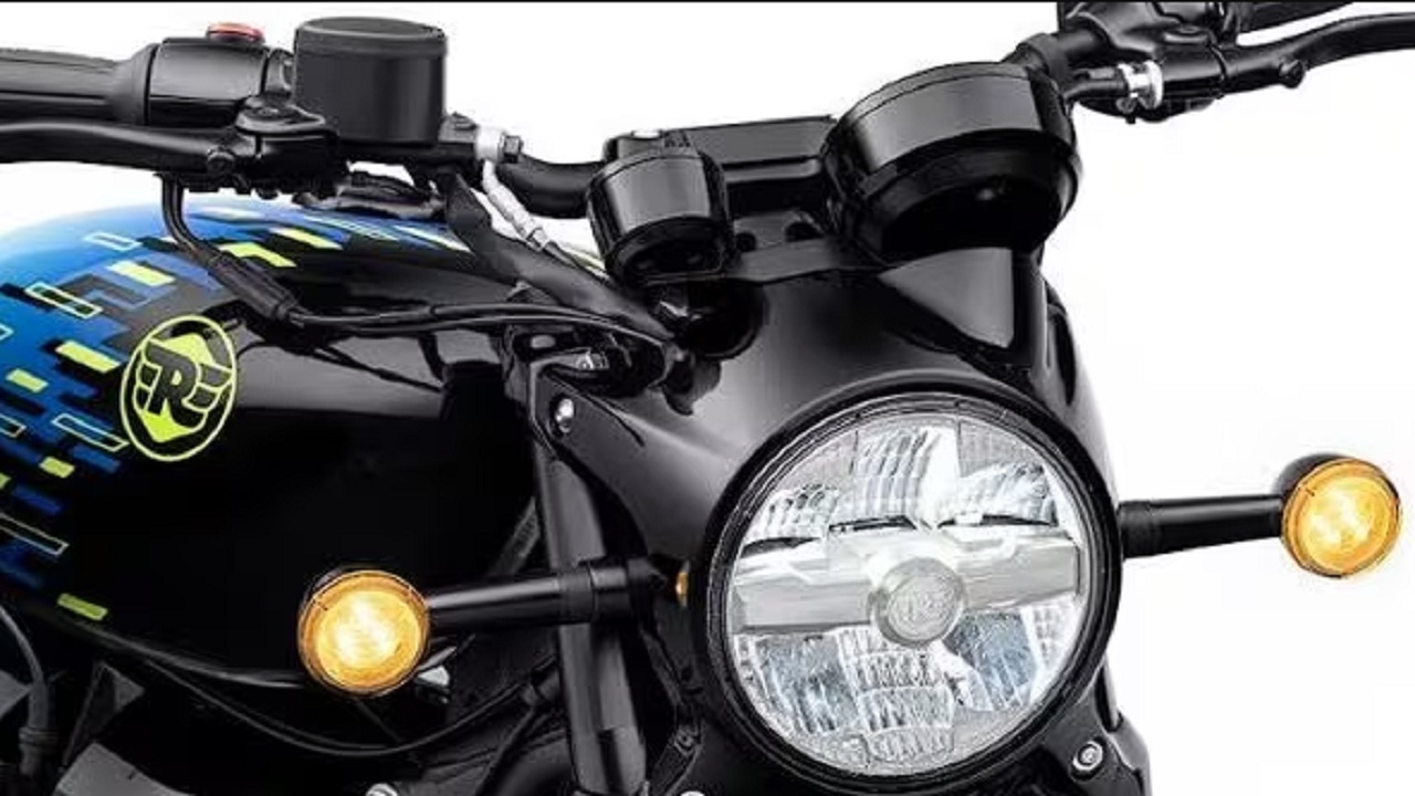 आ रही है रॉयल