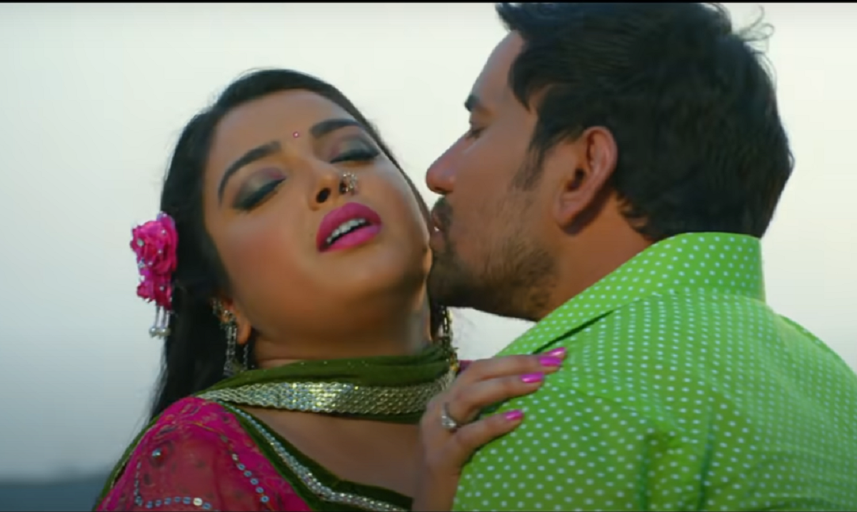 आम्रपाली दुबे के साथ