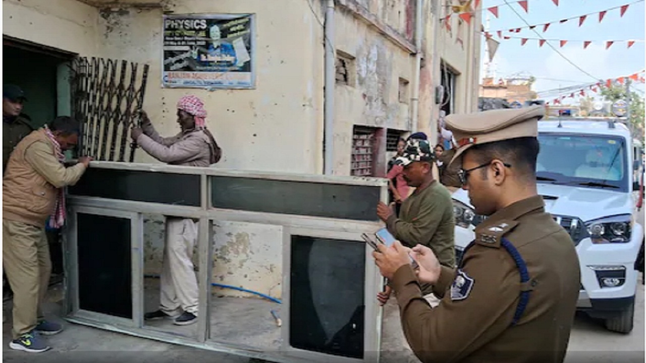 टॉप 100 अपराधियों को