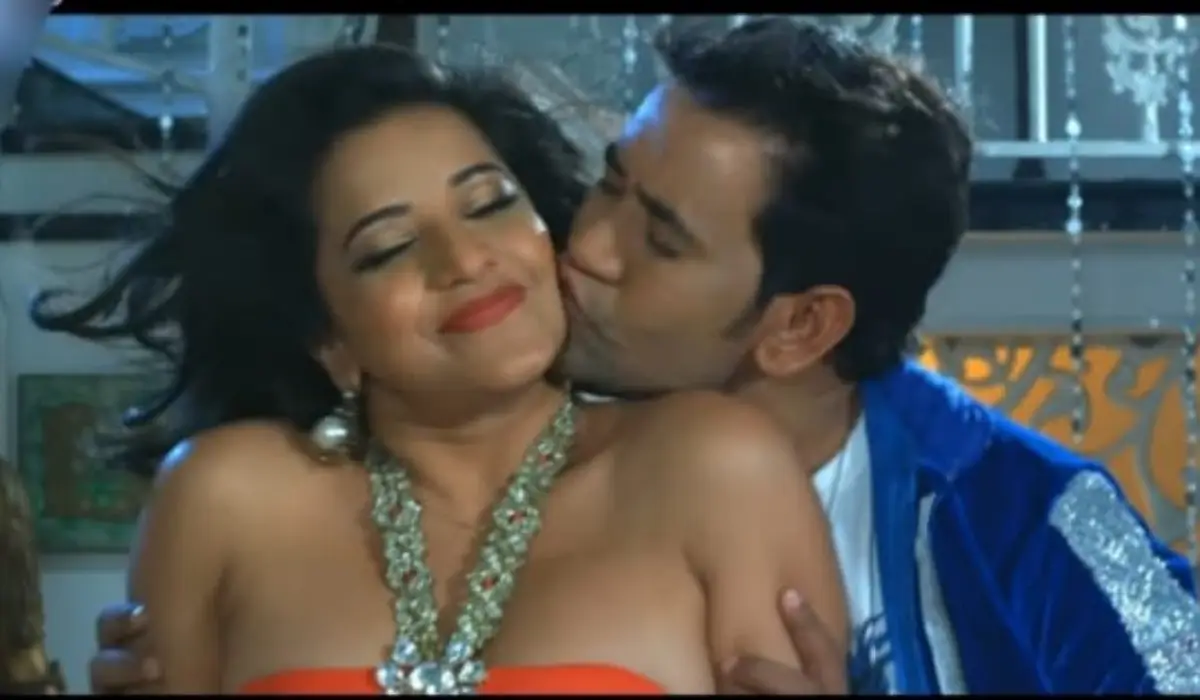 निरहुआ का हुआ मोनालिसा