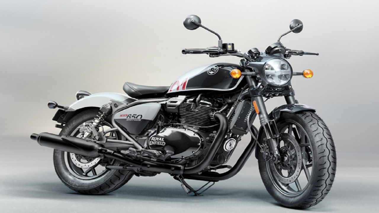 आ रही है Royal