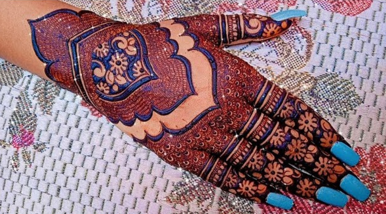 गुमबद मेहंदी डिज़ाइन –