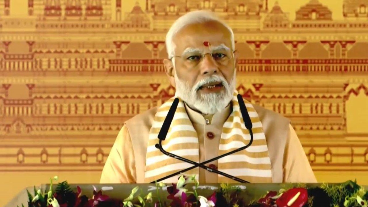 पीएम नरेंद्र मोदी के