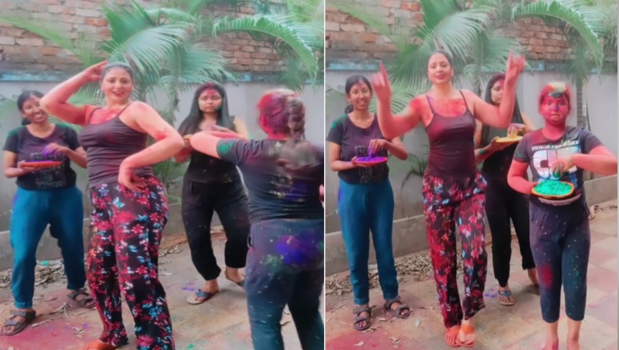 होली के रंग में