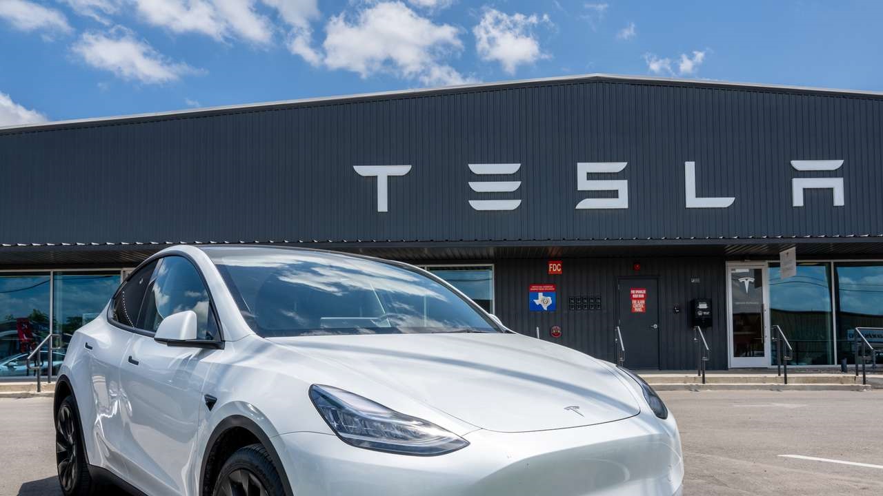 टेस्ला जल्द भारत में