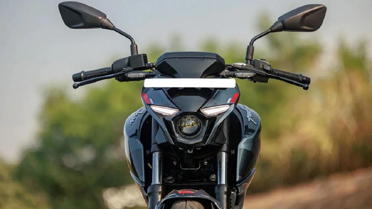 Bajaj ने लांच की