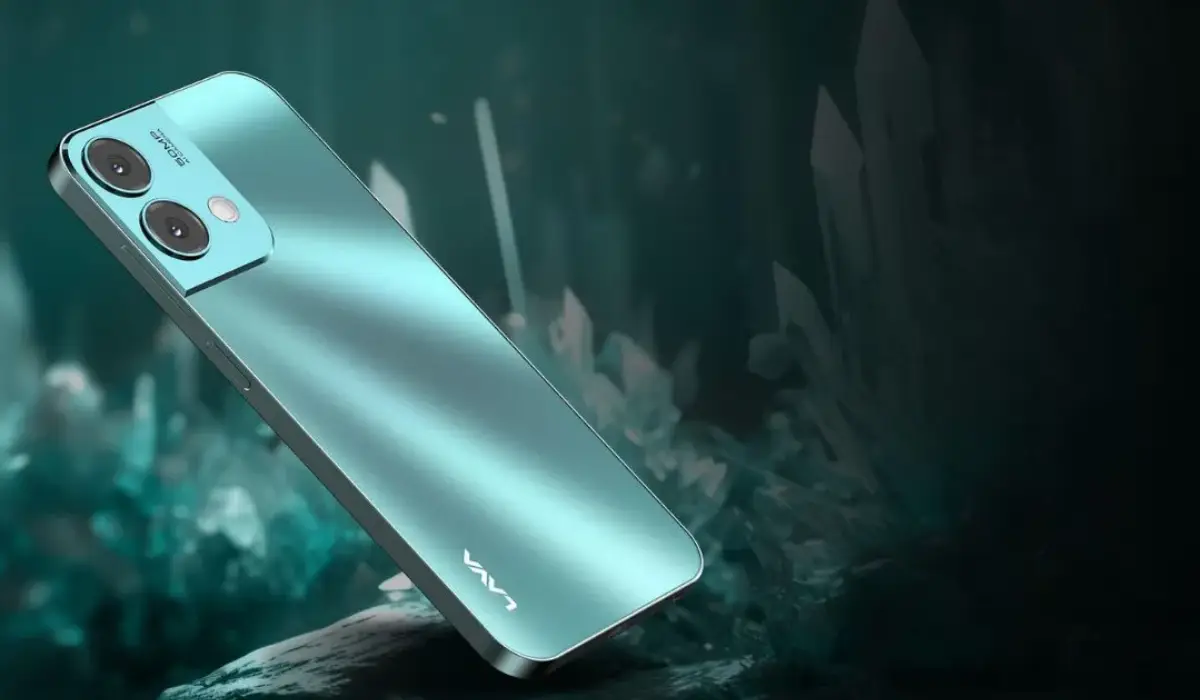 महज़ ₹ 8,000 में