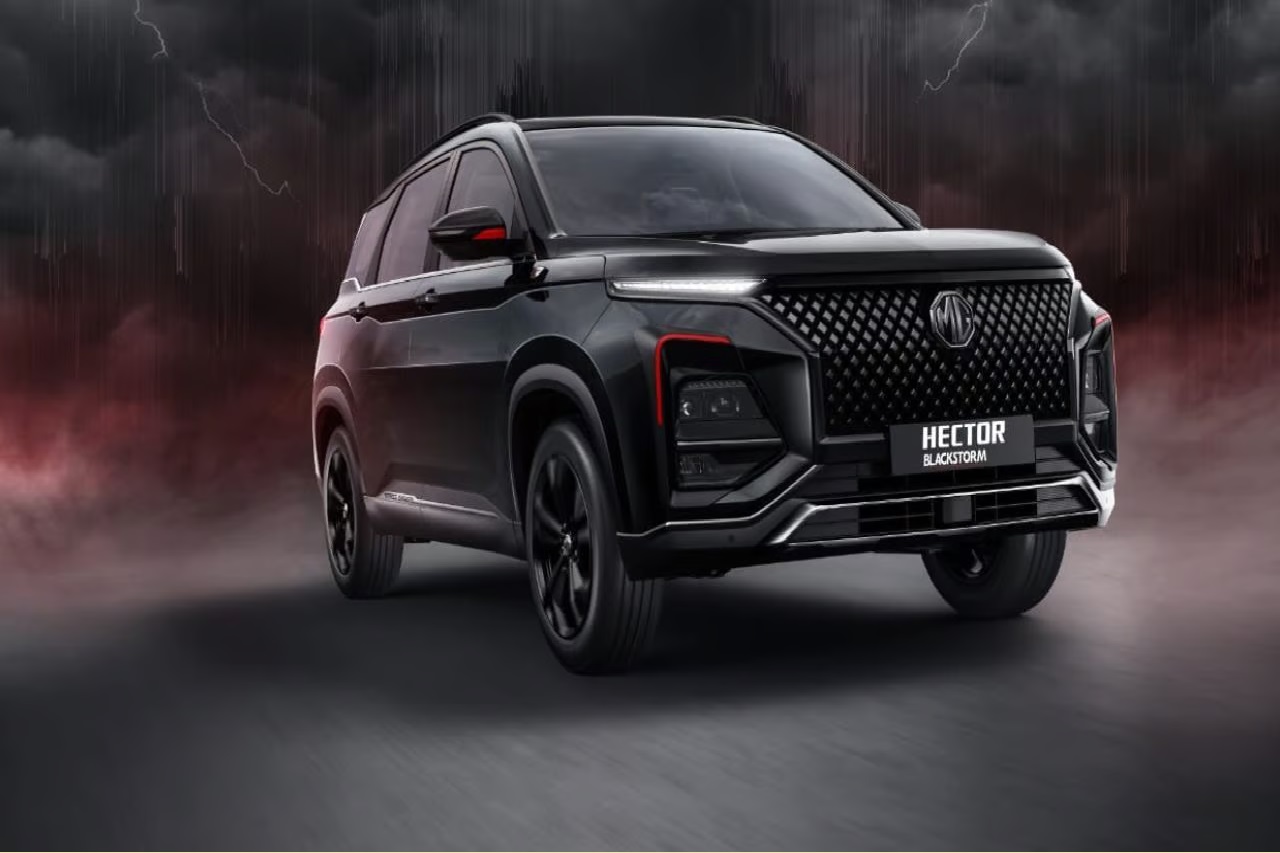MG Hector Blackstorm ने