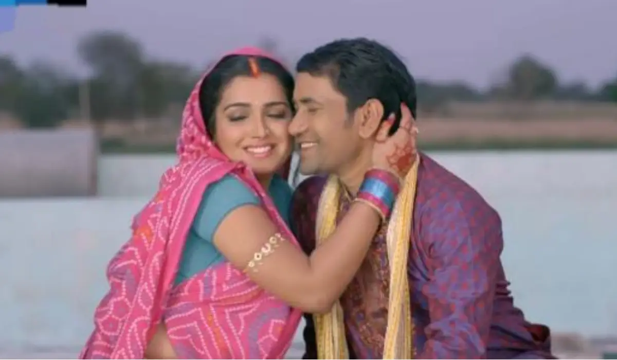 खुल्लम खुल्ला आम्रपाली से