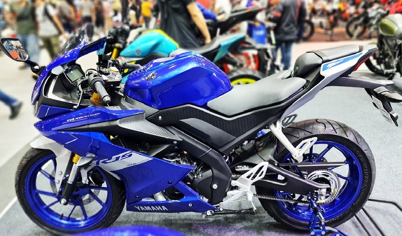 Yamaha R15 बाइक को